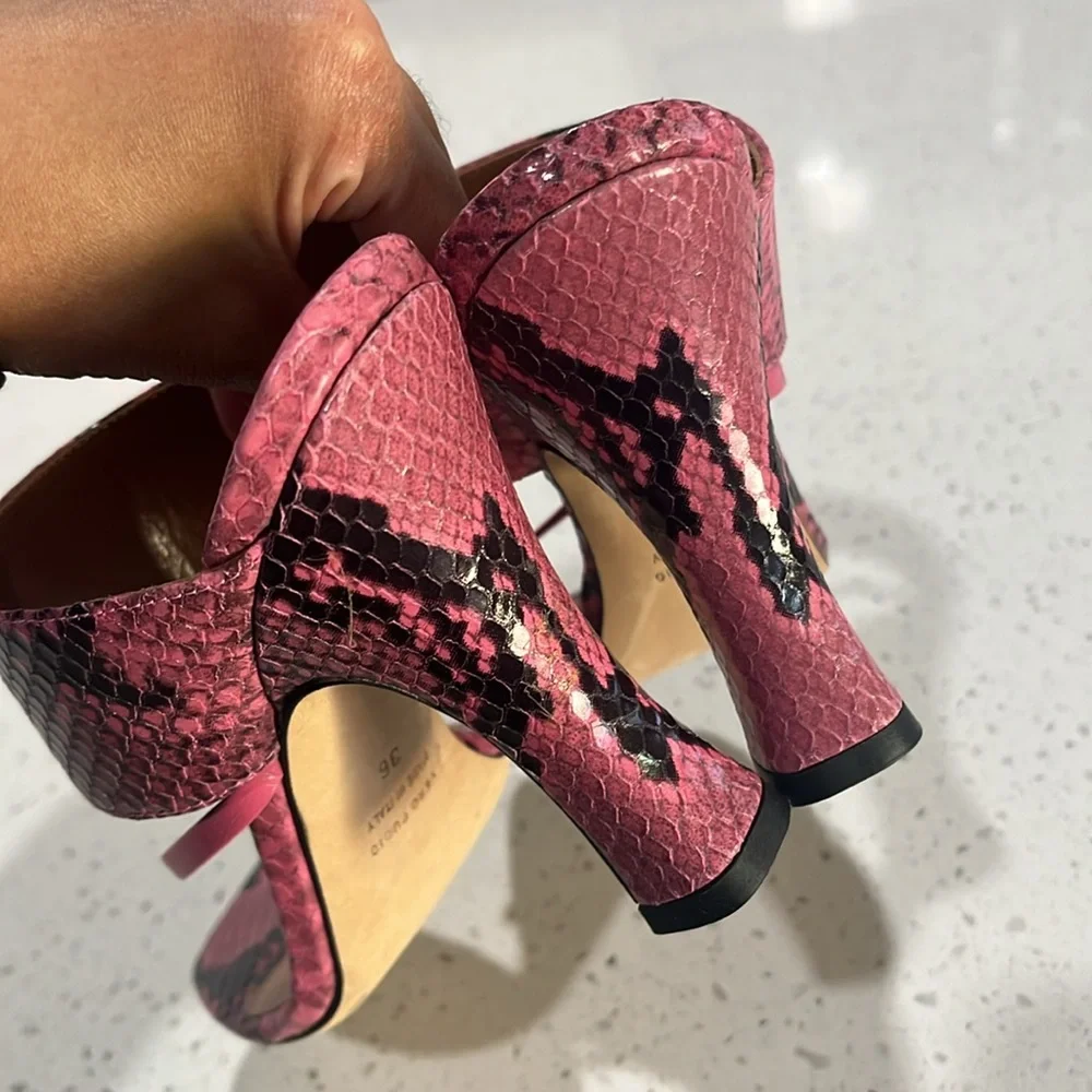 Paris Texas gorgeous Hot pink size 36 snake print 95mm sandals